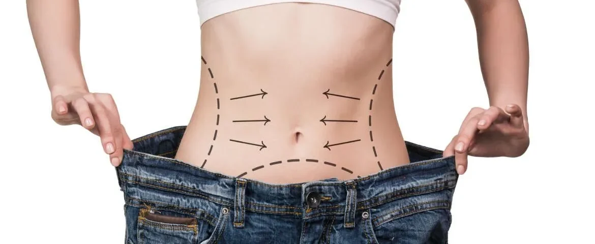 Une abdominoplastie à 360° est-elle la même chose qu’un lifting du bas du corps ?